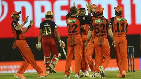 RCB बनाम SRH: लीग के पांचवें सबसे कम स्कोर पर सिमटी बैंगलोर, बनाए ये अनचाहे रिकॉर्ड्स RCB बनाम SRH: लीग के पांचवें सबसे कम स्कोर पर सिमटी बैंगलोर, बनाए ये अनचाहे रिकॉर्ड्स