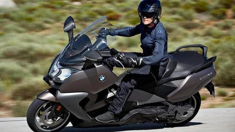 BMW ने जारी किया अपने C 400 GT का टीजर, जल्द होगा लॉन्च स्कूटर BMW ने जारी किया अपने C 400 GT का टीजर, जल्द होगा लॉन्च स्कूटर
