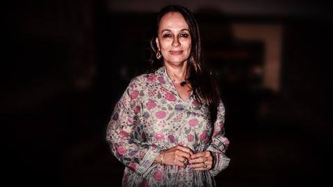सोनी राजदान को मिला था 'गदर' का प्रस्ताव, जताया फिल्म ना कर पाने का अफसोस सोनी राजदान को मिला था 'गदर' का प्रस्ताव, जताया फिल्म ना कर पाने का अफसोस