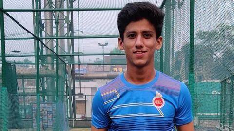 19 वर्षीय इस गेंदबाज़ ने नेट्स पर रोहित और धवन को किया आउट 19 वर्षीय इस गेंदबाज़ ने नेट्स पर रोहित और धवन को किया आउट