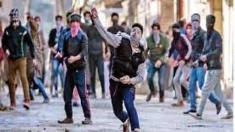 जम्मू कश्मीर में इस साल मारे गए 230 आतंकी, पथराव की घटनाओं में भी हुई कमी जम्मू कश्मीर में इस साल मारे गए 230 आतंकी, पथराव की घटनाओं में भी हुई कमी