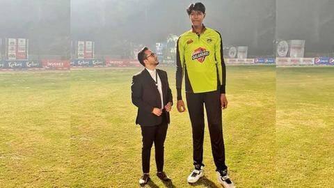पाकिस्तान का ये गेंदबाज़ है दुनिया का सबसे लंबा क्रिकेटर, कद जानकर हो जाएंगे हैरान पाकिस्तान का ये गेंदबाज़ है दुनिया का सबसे लंबा क्रिकेटर, कद जानकर हो जाएंगे हैरान