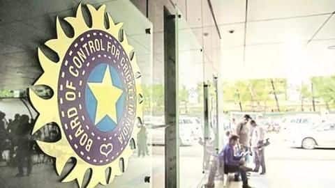 BCCI दफ्तर में अक्सर कॉल करते हैं क्रिकेट फैंस, जानिए क्या होती हैं फरमाइशें BCCI दफ्तर में अक्सर कॉल करते हैं क्रिकेट फैंस, जानिए क्या होती हैं फरमाइशें