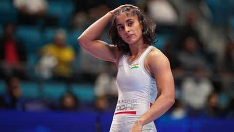 विनेश फोगाट और उनके कोच मिले कोरोना वायरस पॉजिटिव, अवार्ड समारोह में नहीं होंगे शामिल विनेश फोगाट और उनके कोच मिले कोरोना वायरस पॉजिटिव, अवार्ड समारोह में नहीं होंगे शामिल