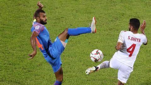 AFC एशियन कप 2019: बहरीन ने तोड़ा करोड़ो भारतीय फैंस का दिल, भारत को किया नॉकआउट AFC एशियन कप 2019: बहरीन ने तोड़ा करोड़ो भारतीय फैंस का दिल, भारत को किया नॉकआउट