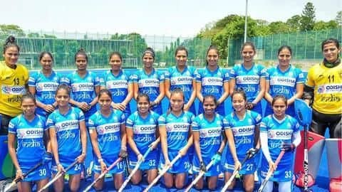 कोरोना से लड़ाई: भारतीय महिला हॉकी टीम ने जुटाए 20 लाख रूपये, NGO को दिया दान कोरोना से लड़ाई: भारतीय महिला हॉकी टीम ने जुटाए 20 लाख रूपये, NGO को दिया दान