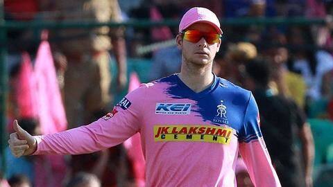 IPL 2021: रिलीज किए गए इन विदेशी खिलाड़ियों को नीलामी में मिल सकती है मोटी रकम IPL 2021: रिलीज किए गए इन विदेशी खिलाड़ियों को नीलामी में मिल सकती है मोटी रकम