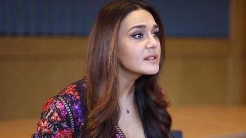 #MeToo पर बयान देकर ट्रोल हुईं प्रीति जिंटा, विवाद बढ़ने पर दी सफाई #MeToo पर बयान देकर ट्रोल हुईं प्रीति जिंटा, विवाद बढ़ने पर दी सफाई