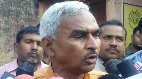 बीजेपी विधायक का विवादित बयान, कहा- संविधान हाथ में लेकर बनाएंगे राम मंदिर बीजेपी विधायक का विवादित बयान, कहा- संविधान हाथ में लेकर बनाएंगे राम मंदिर