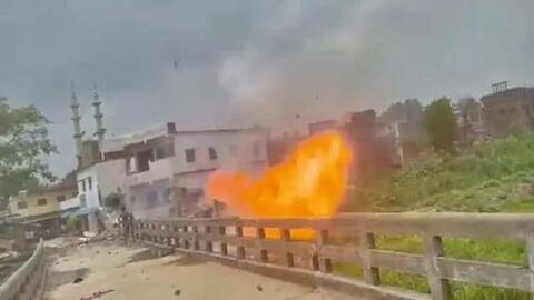 बिहार: छपरा के पास पटाखा कारोबारी के घर में धमाका, छह लोगों की मौत बिहार: छपरा के पास पटाखा कारोबारी के घर में धमाका, छह लोगों की मौत