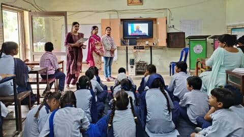 पंजाब में शिक्षक के लगभग 6,000 पदों पर निकली भर्ती, ऐसे करें आवेदन पंजाब में शिक्षक के लगभग 6,000 पदों पर निकली भर्ती, ऐसे करें आवेदन