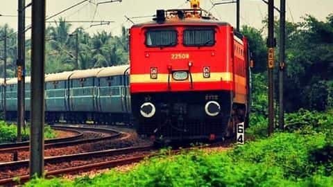रेलवे: यहाँ जानें जनरल और आरक्षित ट्रेन टिकट ऑनलाइन कैसे बुक करें रेलवे: यहाँ जानें जनरल और आरक्षित ट्रेन टिकट ऑनलाइन कैसे बुक करें