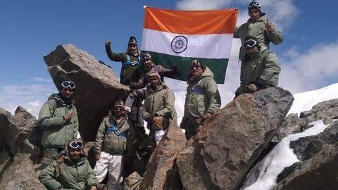 करगिल विजय दिवस: 21वीं वर्षगांठ पर जानिए 1999 के भारत-पाकिस्तान युद्ध की कुछ महत्वपूर्ण बातें करगिल विजय दिवस: 21वीं वर्षगांठ पर जानिए 1999 के भारत-पाकिस्तान युद्ध की कुछ महत्वपूर्ण बातें
