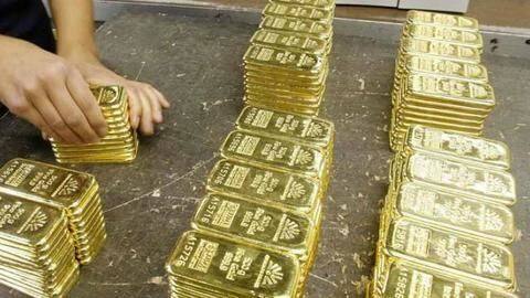RBI 30 साल में पहली बार कर रहा है सोने की बिक्री, जानें किसको होगा फ़ायदा RBI 30 साल में पहली बार कर रहा है सोने की बिक्री, जानें किसको होगा फ़ायदा