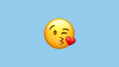 #WorldEmojiDay: भारत में सोशल मीडिया पर सबसे ज़्यादा इस्तेमाल हुई 'किस' वाली इमोजी, ऐसे हुआ ख़ुलासा #WorldEmojiDay: भारत में सोशल मीडिया पर सबसे ज़्यादा इस्तेमाल हुई 'किस' वाली इमोजी, ऐसे हुआ ख़ुलासा