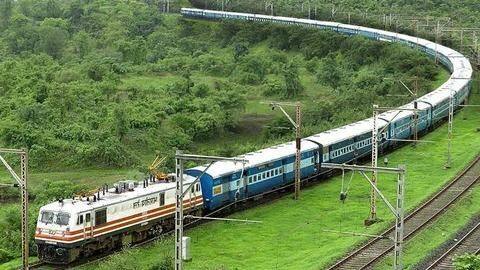 ट्रेन में मुफ़्त में कर सकते हैं सफ़र, जानिए क्या है नियम और कैसे लें लाभ ट्रेन में मुफ़्त में कर सकते हैं सफ़र, जानिए क्या है नियम और कैसे लें लाभ