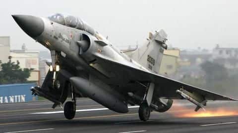 एयर स्ट्राइक के कुछ समय बाद हुआ बच्चे का जन्म तो नाम रखा 'मिराज सिंह राठौड़' एयर स्ट्राइक के कुछ समय बाद हुआ बच्चे का जन्म तो नाम रखा 'मिराज सिंह राठौड़'