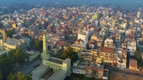 भारत का वो गाँव, जहाँ हर घर में हैं NRI, अमीरी ऐसी की चौंक जाएँगे आप भारत का वो गाँव, जहाँ हर घर में हैं NRI, अमीरी ऐसी की चौंक जाएँगे आप