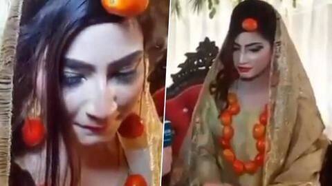 पाकिस्तान: सोने की जगह दुल्हन ने पहने टमाटर के गहने, बताई ये वजह; देखें वीडियो पाकिस्तान: सोने की जगह दुल्हन ने पहने टमाटर के गहने, बताई ये वजह; देखें वीडियो