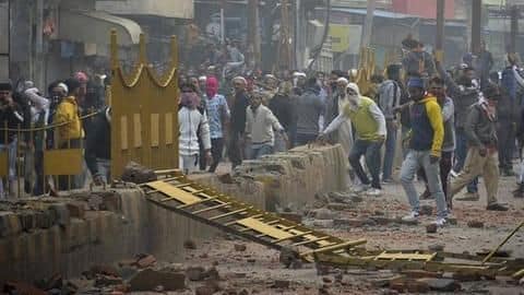 मेरठ के SP की प्रदर्शनकारियों को धमकी, कहा- पाकिस्तान चले जाओ; वीडियो वायरल मेरठ के SP की प्रदर्शनकारियों को धमकी, कहा- पाकिस्तान चले जाओ; वीडियो वायरल
