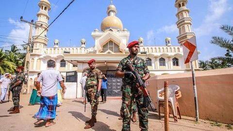 श्रीलंकाः मस्जिदों पर पत्थरबाजी, सरकार ने फेसबुक और व्हाट्सऐप पर लगाया प्रतिबंध श्रीलंकाः मस्जिदों पर पत्थरबाजी, सरकार ने फेसबुक और व्हाट्सऐप पर लगाया प्रतिबंध