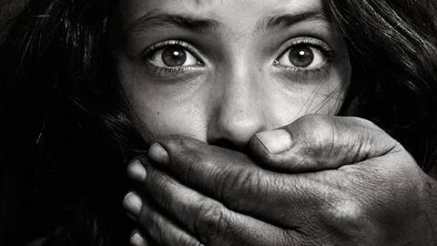 महिला का अपहरण कर नौ लोगों ने किया रेप, बेहोशी की हालत में सड़क पर फेंका महिला का अपहरण कर नौ लोगों ने किया रेप, बेहोशी की हालत में सड़क पर फेंका