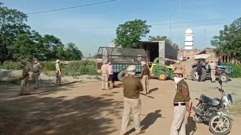 पटियाला: पुलिस पर हमले के नौ आरोपी गिरफ्तार, पेट्रोल बम और ऑटोमैटिक हथियार बरामद पटियाला: पुलिस पर हमले के नौ आरोपी गिरफ्तार, पेट्रोल बम और ऑटोमैटिक हथियार बरामद