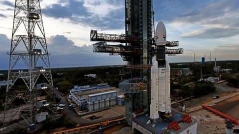 तकनीकी खामी को दूर किया गया, सोमवार तक चंद्रयान-2 को लॉन्च कर सकता है ISRO तकनीकी खामी को दूर किया गया, सोमवार तक चंद्रयान-2 को लॉन्च कर सकता है ISRO