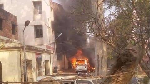 बिहारः कैमूर में युवती की हत्या के बाद हंगामा, भीड़ ने की थाना फूंकने की कोशिश बिहारः कैमूर में युवती की हत्या के बाद हंगामा, भीड़ ने की थाना फूंकने की कोशिश