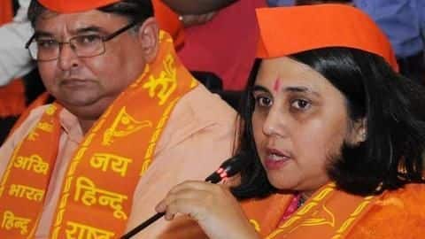गोडसे की पूजा कर नेताजी की पड़नातिन बोलीं- गांधी की हत्या के लिए नेहरू सरकार जिम्मेदार गोडसे की पूजा कर नेताजी की पड़नातिन बोलीं- गांधी की हत्या के लिए नेहरू सरकार जिम्मेदार