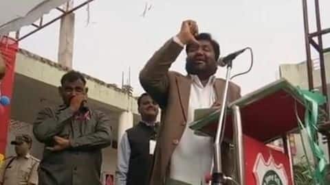 मध्य प्रदेश: शराब की बुराई करते-करते राजाओं पर विवादित टिप्पणी कर बैठे कांग्रेस विधायक, देखें वीडियो मध्य प्रदेश: शराब की बुराई करते-करते राजाओं पर विवादित टिप्पणी कर बैठे कांग्रेस विधायक, देखें वीडियो