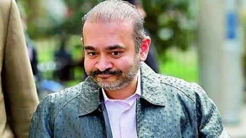 नीरव मोदी की 5 कारों की फिर हुई नीलामी, 1.7 करोड़ में बिकी रोल्स रॉयस घोस्ट नीरव मोदी की 5 कारों की फिर हुई नीलामी, 1.7 करोड़ में बिकी रोल्स रॉयस घोस्ट