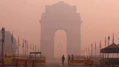 प्रदूषण के मामले पर सुप्रीम कोर्ट की सरकारों को फटकार, कहा- हालात जीने लायक नहीं प्रदूषण के मामले पर सुप्रीम कोर्ट की सरकारों को फटकार, कहा- हालात जीने लायक नहीं