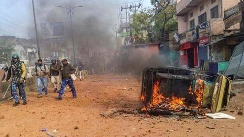 उत्तर प्रदेश: प्रदर्शनों में हुए नुकसान की भरपाई करने के लिए 28 लोगों को नोटिस उत्तर प्रदेश: प्रदर्शनों में हुए नुकसान की भरपाई करने के लिए 28 लोगों को नोटिस