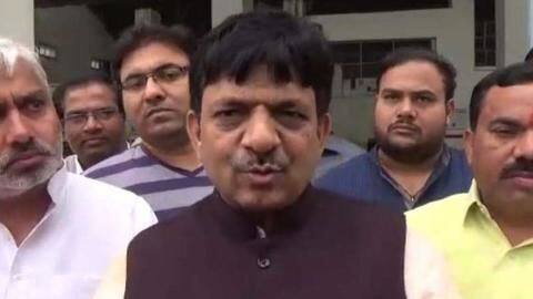 पीड़ितों से मिलने पहुंचे योगी के मंत्री ने छोड़े मुस्लिम पीड़ितों के घर, उठे सवाल पीड़ितों से मिलने पहुंचे योगी के मंत्री ने छोड़े मुस्लिम पीड़ितों के घर, उठे सवाल
