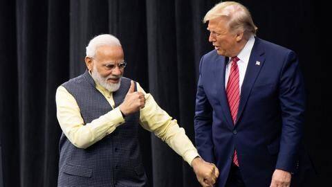 अहमदाबाद: ट्रंप को झुग्गियां न दिखे इसलिए 600 मीटर लंबी दीवार बना रहा नगर निगम अहमदाबाद: ट्रंप को झुग्गियां न दिखे इसलिए 600 मीटर लंबी दीवार बना रहा नगर निगम