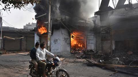 दिल्ली हिंसा: भड़काऊ बयानों पर कार्रवाई के लिए पुलिस ने मांगा समय, अप्रैल में अगली सुनवाई दिल्ली हिंसा: भड़काऊ बयानों पर कार्रवाई के लिए पुलिस ने मांगा समय, अप्रैल में अगली सुनवाई