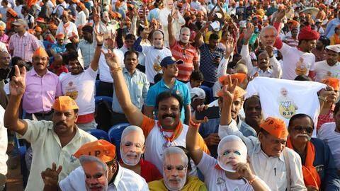 कोरोना वायरस गाइडलाइंस में बदलाव, 12 राज्यों में मिली राजनीतिक रैलियों की मंजूरी कोरोना वायरस गाइडलाइंस में बदलाव, 12 राज्यों में मिली राजनीतिक रैलियों की मंजूरी