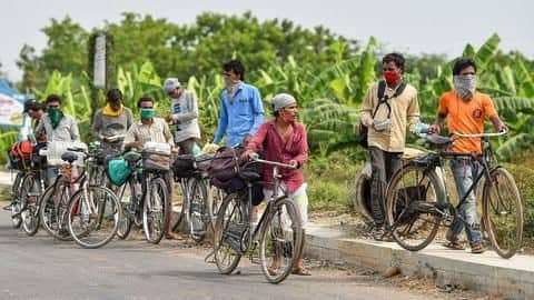 लॉकडाउन के बीच पिछले महीने गई 12 करोड़ भारतीयों की नौकरियां- थिंक टैंक लॉकडाउन के बीच पिछले महीने गई 12 करोड़ भारतीयों की नौकरियां- थिंक टैंक