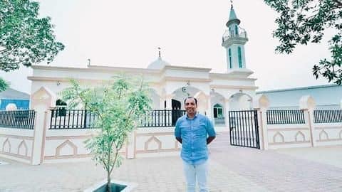 UAE: मस्जिद बनवाने वाला भारतीय ईसाई कर रहा है 800 लोगों के लिए इफ्तार का आयोजन UAE: मस्जिद बनवाने वाला भारतीय ईसाई कर रहा है 800 लोगों के लिए इफ्तार का आयोजन