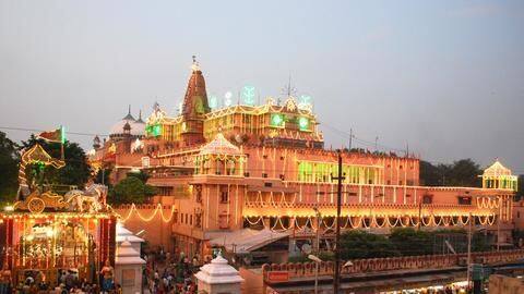 मथुरा: जिला अदालत ने स्वीकार की कृष्ण जन्मभूमि से मस्जिद हटाने की मांग वाली याचिका मथुरा: जिला अदालत ने स्वीकार की कृष्ण जन्मभूमि से मस्जिद हटाने की मांग वाली याचिका