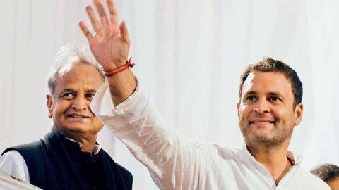 कांग्रेस अध्यक्ष पद से इस्तीफा देने पर अड़े राहुल, खारिज की अशोक गहलोत की मांग कांग्रेस अध्यक्ष पद से इस्तीफा देने पर अड़े राहुल, खारिज की अशोक गहलोत की मांग