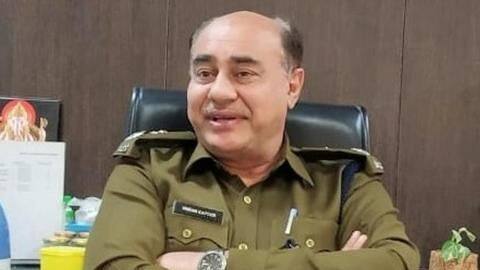 फरीदाबाद के DCP विक्रम कपूर ने गोली मारकर की आत्महत्या, जांच में जुटी पुलिस फरीदाबाद के DCP विक्रम कपूर ने गोली मारकर की आत्महत्या, जांच में जुटी पुलिस