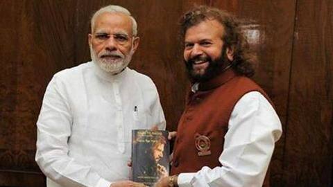 हंस राज हंस को मिला भाजपा का टिकट, नाराज उदित राज ने दी इस्तीफे की धमकी हंस राज हंस को मिला भाजपा का टिकट, नाराज उदित राज ने दी इस्तीफे की धमकी