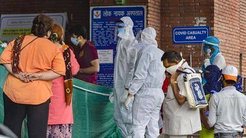 दिल्ली: कोरोना के कारण बिगड़ती स्थिति को लेकर हाई कोर्ट ने केजरीवाल सरकार को फटकार लगाई दिल्ली: कोरोना के कारण बिगड़ती स्थिति को लेकर हाई कोर्ट ने केजरीवाल सरकार को फटकार लगाई