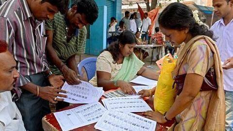 लोकसभा, विधानसभा और स्थानीय निकाय चुनावों के लिए कॉमन मतदाता सूची लाने की तैयारी में सरकार लोकसभा, विधानसभा और स्थानीय निकाय चुनावों के लिए कॉमन मतदाता सूची लाने की तैयारी में सरकार