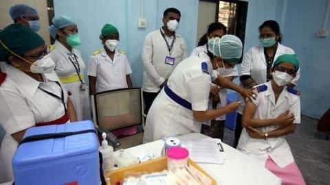देश में मार्च से लगाई जाने लगेगी 50 साल से अधिक उम्र के लोगों को वैक्सीन देश में मार्च से लगाई जाने लगेगी 50 साल से अधिक उम्र के लोगों को वैक्सीन