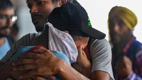 "शर्ट से पसीना निचोड़कर पीना पड़ता था", मैक्सिको से लौटे युवकों ने बताई आपबीती "शर्ट से पसीना निचोड़कर पीना पड़ता था", मैक्सिको से लौटे युवकों ने बताई आपबीती