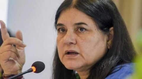 विवादित बयान पर मेनका गांधी को नोटिस, तीन दिन में देना होगा जवाब विवादित बयान पर मेनका गांधी को नोटिस, तीन दिन में देना होगा जवाब