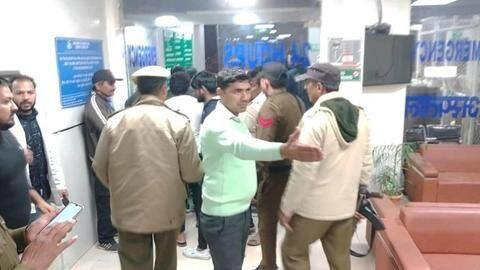 रोहतक: अखाड़े के संचालन को लेकर खूनी दंगल, पांच लोगों की गोली मारकर हत्या रोहतक: अखाड़े के संचालन को लेकर खूनी दंगल, पांच लोगों की गोली मारकर हत्या
